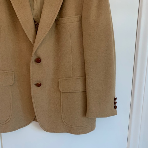 Vintage Camel Blazer with button detail - Picture 3 of 6